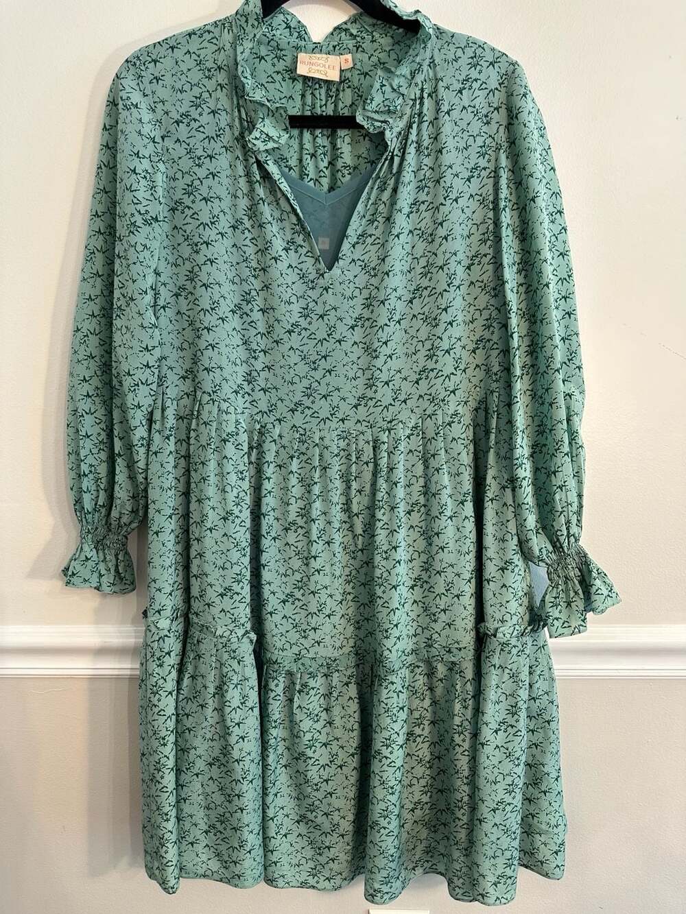 RUNGOLEE Green Silk Tiered Midi Dress Small V-Neck Ruffle Long Sleeve